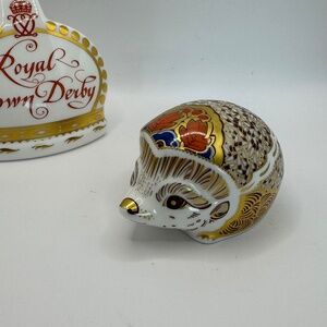 Royal Crown Derby Hawthorne Hedgehog fine bone china paperweight silver stopper